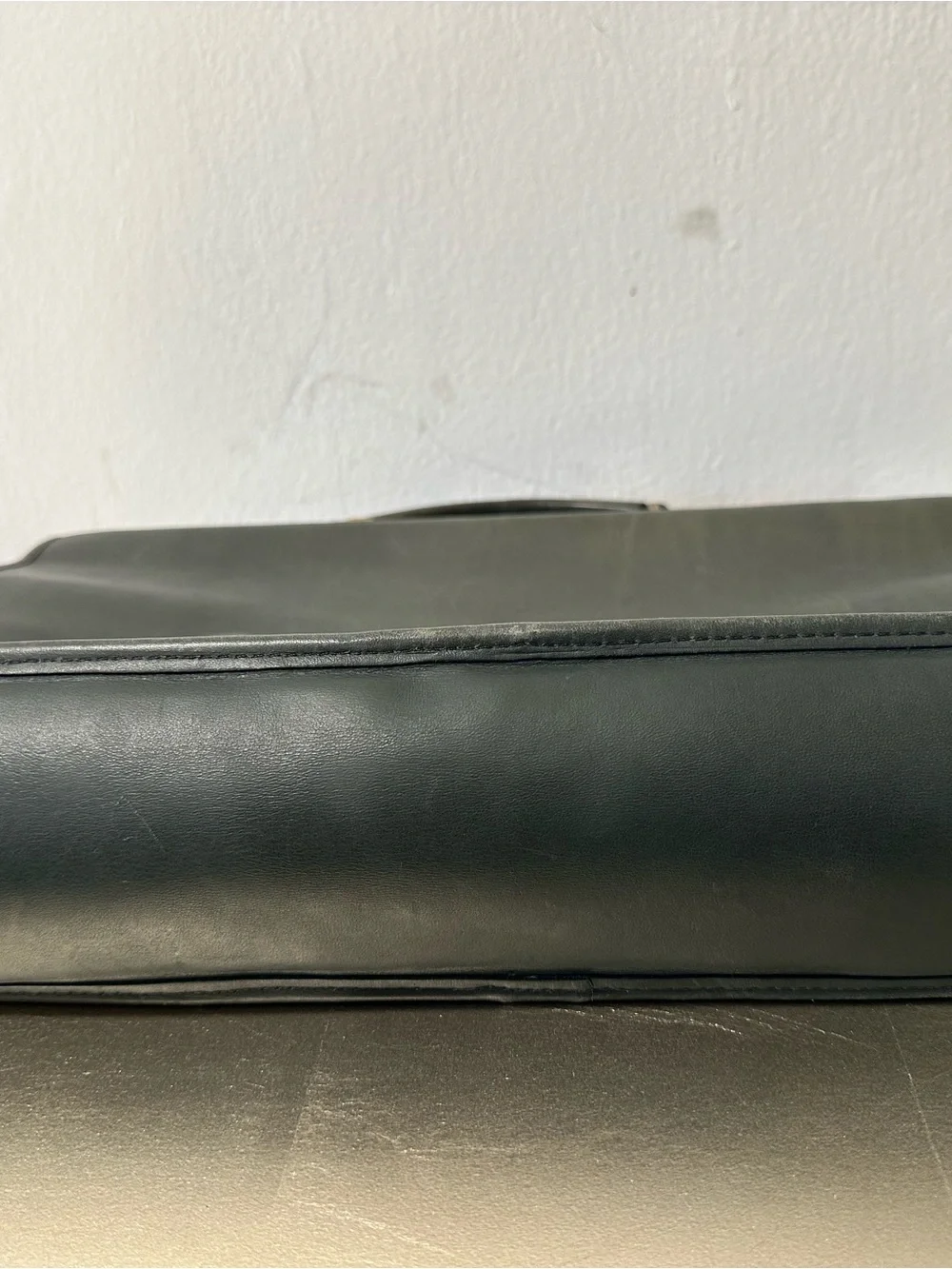 Coach vintage Men's Black Leather Briefcase with Shoulder Strap